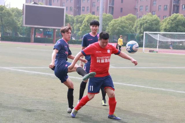 阿森纳以3-0战胜曼城夺得社区盾，厄德高破门，佐利斯贡献两次助攻